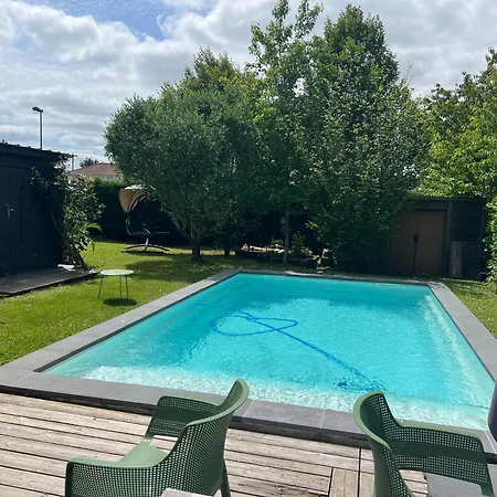 Maison Piscine 4 *
